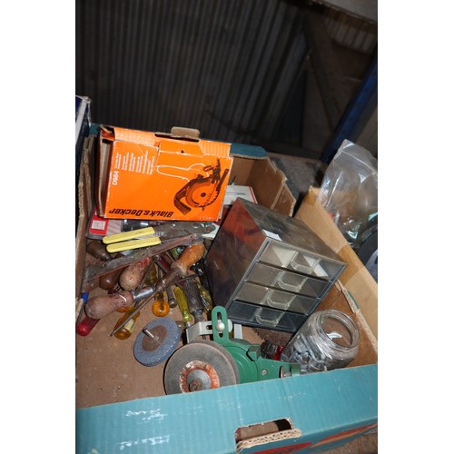 2015 - A quantity of various vintage and other tools including a Vitrex Versatile Pro 750w wet tile saw 240... 