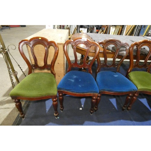 4363 - A set of 12 Victorian mahogany shaped back dining chairs with upholstered seats on fluted and tapere... 