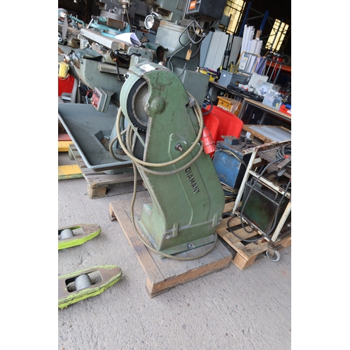 Lot 5042      