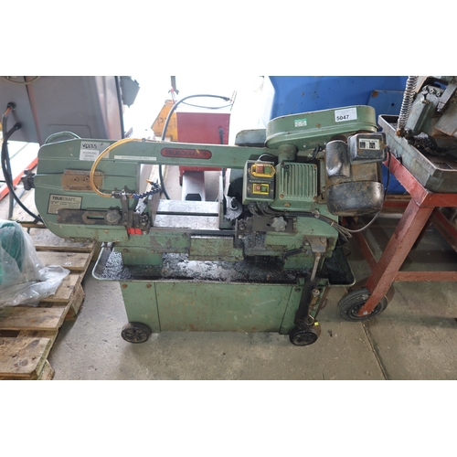 Lot 5047      