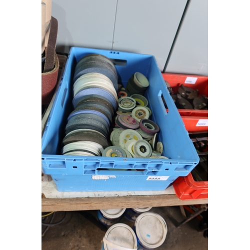 1 box containing a quantity of various grinding wheels