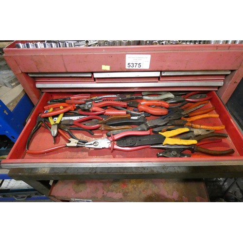 An American Pro two part tool chest, please note the tool chest has a ...