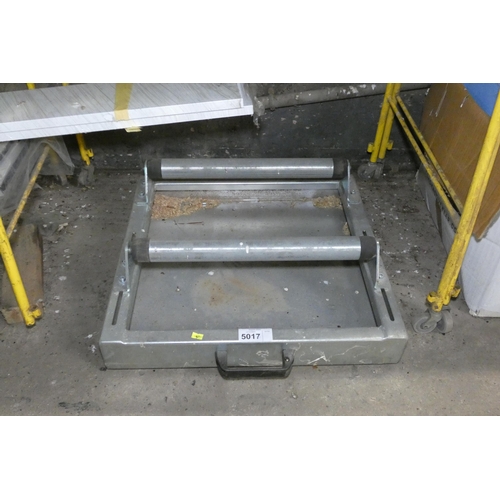 Lot 5017      