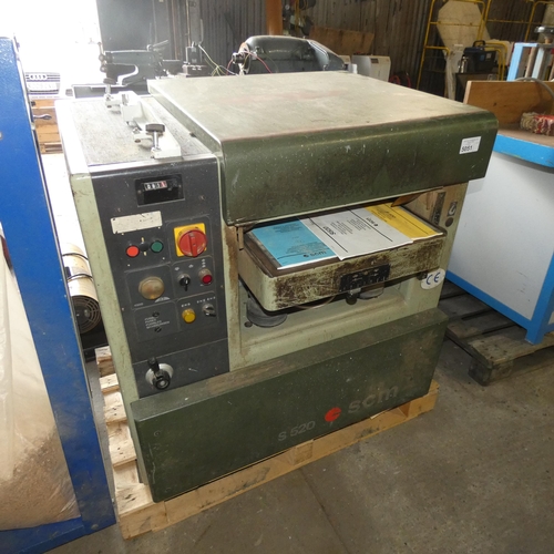 Lot 5051      