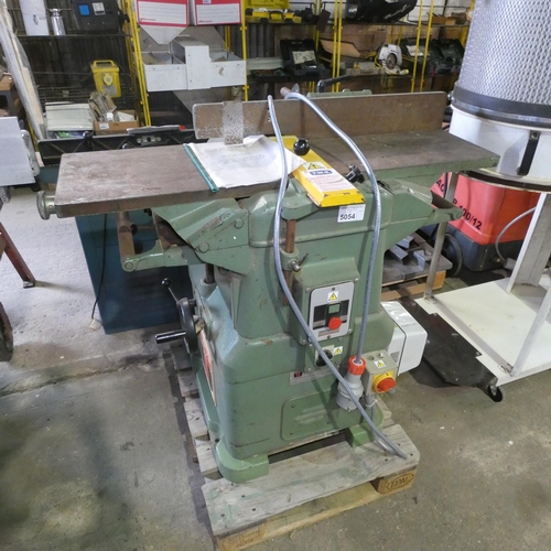 Lot 5054      