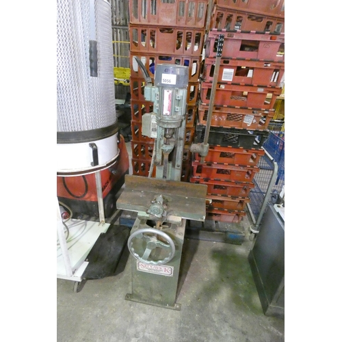 Lot 5056      