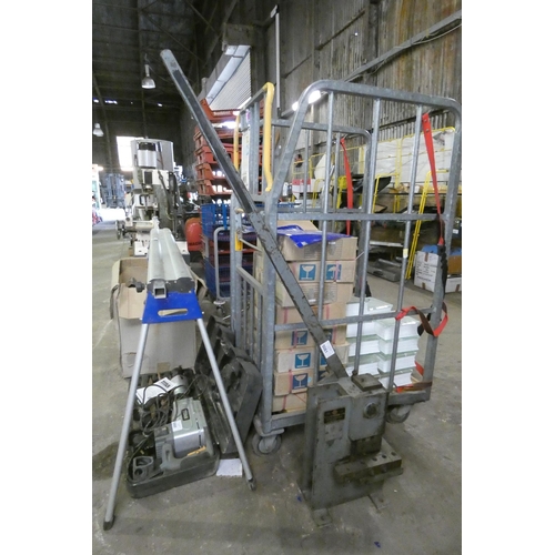 5061 - 1 x Edwards bench mounted hand operated corner notcher