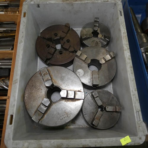 5065 - 1 x grey plastic box containing 5 x various lathe chucks