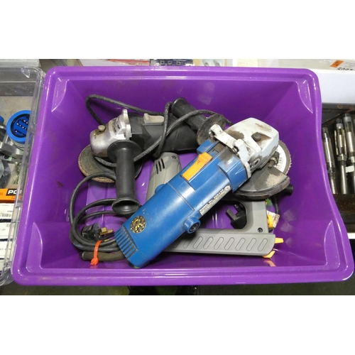 5084 - 2 x angle grinders and 1 x staple gun - all 240v - Working when tested