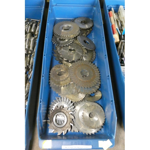 5101 - 1 x blue plastic box containing a quantity of various slitting saws