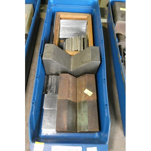 5103 - 1 x blue plastic box containing a quantity of various vee blocks and parallels