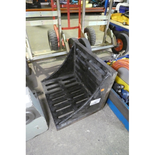 Lot 5138      