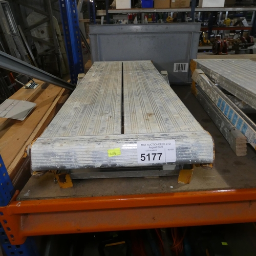 Lot 5177      