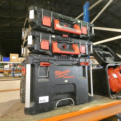 Lot 5179      