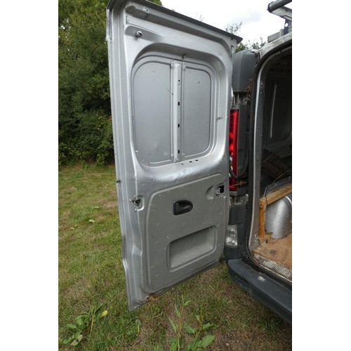 8 - Nissan Primestar DCI 115 SE SWB,
Registration number: LG57 LCZ,
V5: Present,
Odometer reading: 128,9... 