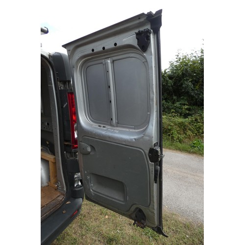 8 - Nissan Primestar DCI 115 SE SWB,
Registration number: LG57 LCZ,
V5: Present,
Odometer reading: 128,9... 