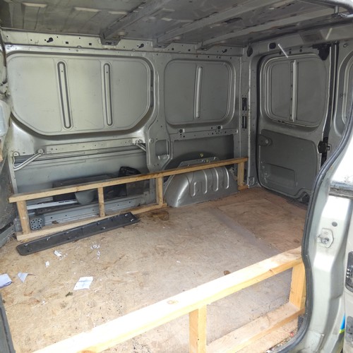 8 - Nissan Primestar DCI 115 SE SWB,
Registration number: LG57 LCZ,
V5: Present,
Odometer reading: 128,9... 