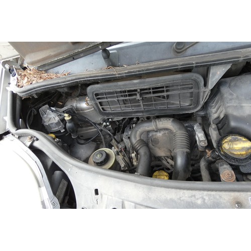 8 - Nissan Primestar DCI 115 SE SWB,
Registration number: LG57 LCZ,
V5: Present,
Odometer reading: 128,9... 