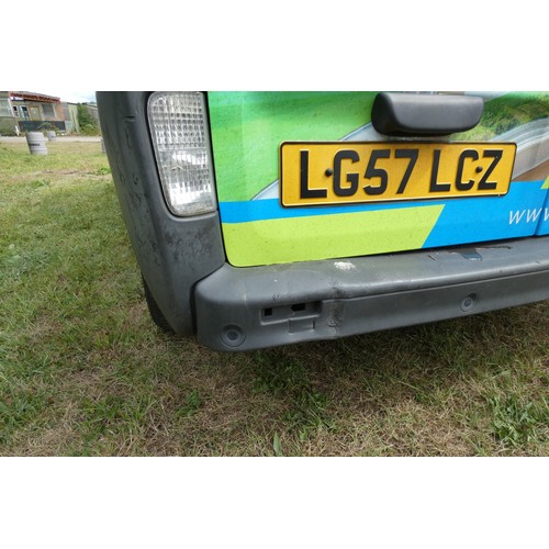 8 - Nissan Primestar DCI 115 SE SWB,
Registration number: LG57 LCZ,
V5: Present,
Odometer reading: 128,9... 