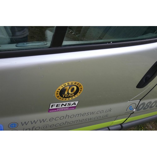 8 - Nissan Primestar DCI 115 SE SWB,
Registration number: LG57 LCZ,
V5: Present,
Odometer reading: 128,9... 