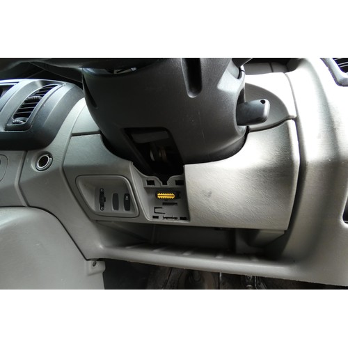 8 - Nissan Primestar DCI 115 SE SWB,
Registration number: LG57 LCZ,
V5: Present,
Odometer reading: 128,9... 