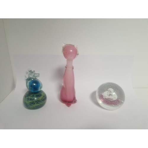 4206 - A collection of 22 Cathness and other decorative paperweights