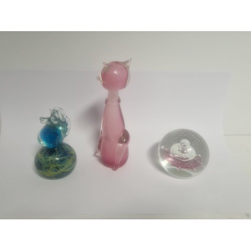 4206 - A collection of 22 Cathness and other decorative paperweights