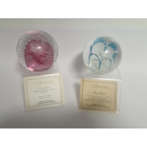 4206 - A collection of 22 Cathness and other decorative paperweights
