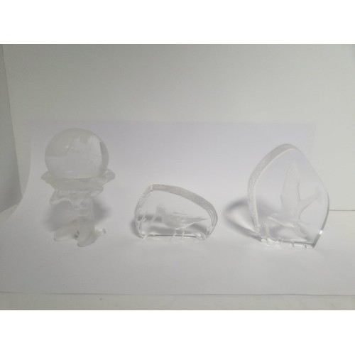 4206 - A collection of 22 Cathness and other decorative paperweights