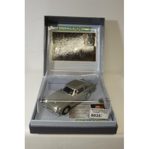 8035 - 1 x Scalextric Casino Royale Aston Martin DB5 Limited Edition C3162A slot car