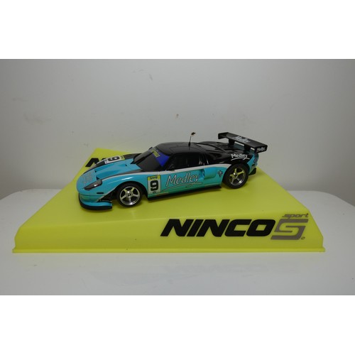 8040 - 1 x Ninco Ford GT Medley Lighting 50533 slot car