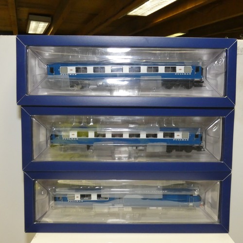 8144 - 1 x Bachmann Midland Pullman Six Car Unit Nanking Blue, Model number: 31-255DC, 00 gauge locomotive