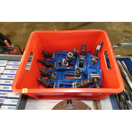 6066 - 1 box containing a quantity of heavy duty machine clamps