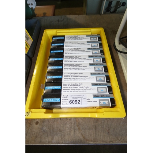 6092 - 1 box containing a quantity of Personna single razor blades