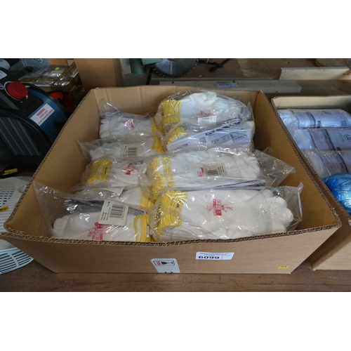 6099 - 1 box containing a quantity of work gloves