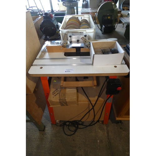 6111 - 1 x ISD router table fitted with a Elu MOF 177/02 router 240v and supplied with various accessories ... 
