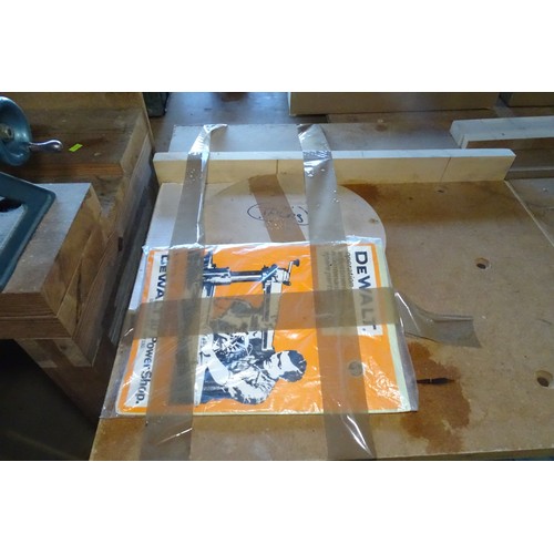 6110 - 1 x Dewalt DW110 radial arm cross cut saw 240v
Working When Tested