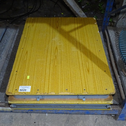 Lot 5020      
