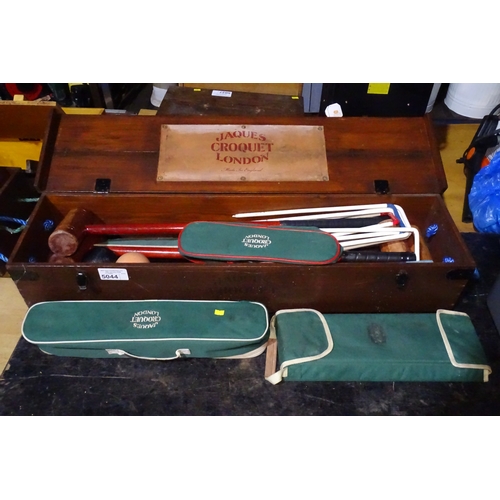 Lot 5044      