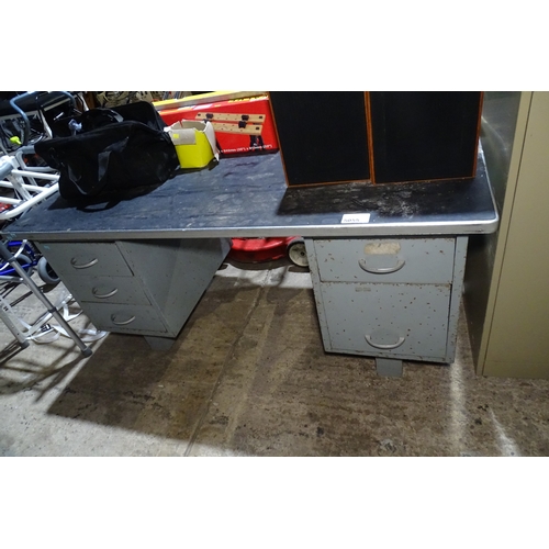 Lot 5055      