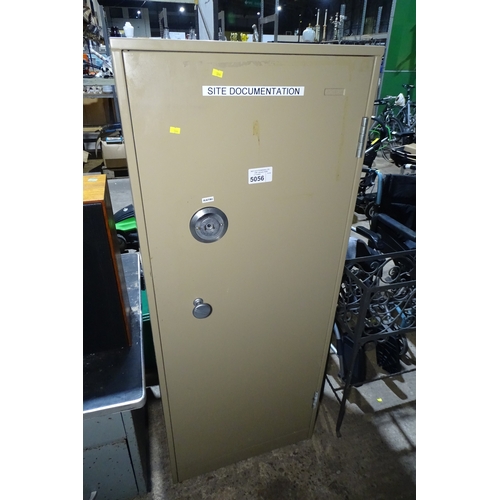 Lot 5056      