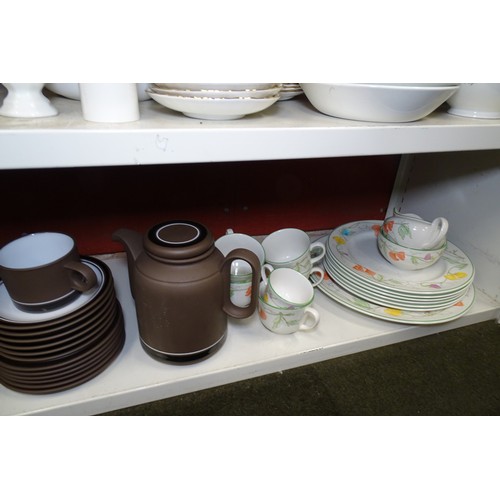 A large quantity of breakfast ware, general chinaware, glassware ...