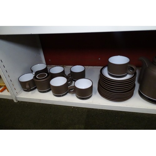 A large quantity of breakfast ware, general chinaware, glassware ...