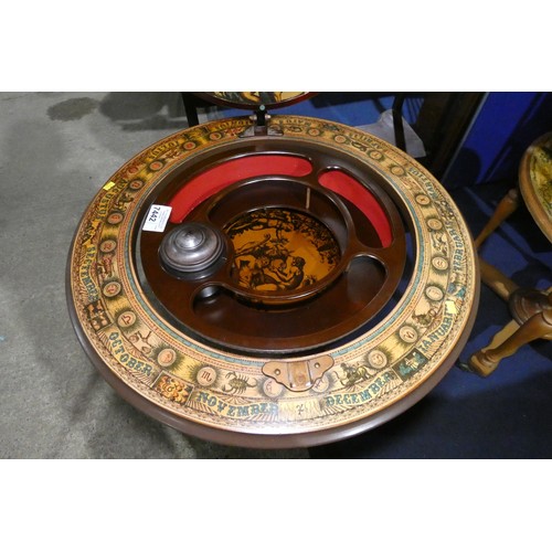 7442 - A mid 20th century vintage bar globe drinks/cocktail cabinet, approximately 74 cm diameter