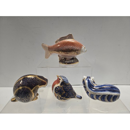 7188E - 4 x Highly decorative Royal Crown Derby paperweight/animal figures to include 1 x Badger, 1 x Robin,... 