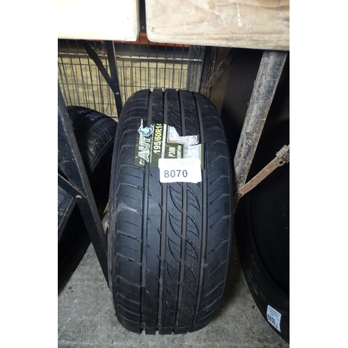 8070 - 1 x unused Autogrip P308 tyre size 195/60 R14 86H