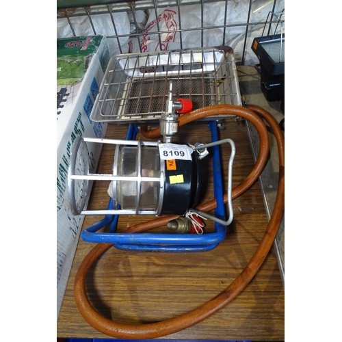 8109 - 1 x Propane site heater and a lamp