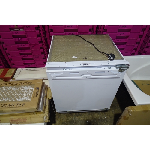 1 x Intergrated fridge by Prima, with a freezer compartment approx 59 ...