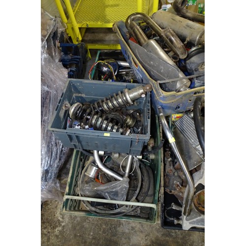 8061 - 1 x Volkswagen Trike Project for spares or repair, items include shocks/springs, exhaust parts, whee... 