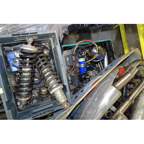 8061 - 1 x Volkswagen Trike Project for spares or repair, items include shocks/springs, exhaust parts, whee... 